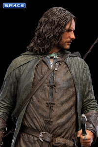 Aragorn Hunter of the Plains Statue (Lord of the Rings)