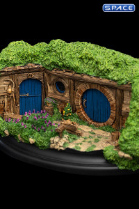 33 Lakeside Hobbit Hole (The Hobbit: An Unexpected Journey)