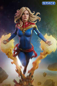 Captain Marvel Premium Format Figure (Marvel)
