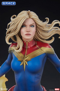 Captain Marvel Premium Format Figure (Marvel)