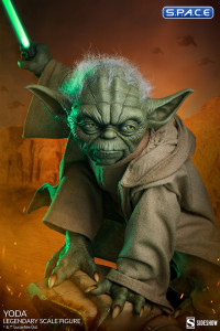 Yoda Legendary Scale Figure (Star Wars)