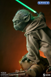 Yoda Legendary Scale Figure (Star Wars)