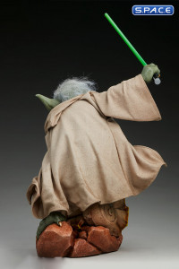 Yoda Legendary Scale Figure (Star Wars)