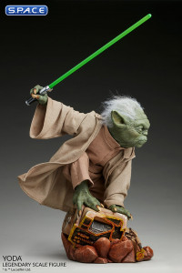 Yoda Legendary Scale Figure (Star Wars)