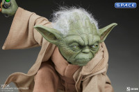 Yoda Legendary Scale Figure (Star Wars)