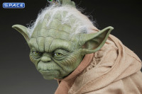 Yoda Legendary Scale Figure (Star Wars)