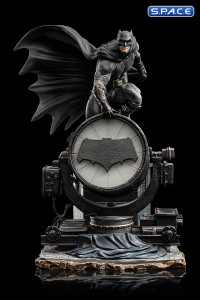 1/10 Scale Batman on Batsignal Deluxe Art Scale Statue (Zack Snyders Justice League)