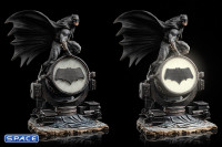 1/10 Scale Batman on Batsignal Deluxe Art Scale Statue (Zack Snyders Justice League)
