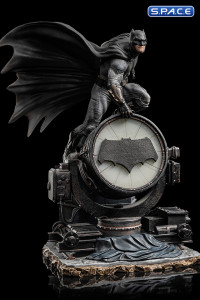 1/10 Scale Batman on Batsignal Deluxe Art Scale Statue (Zack Snyders Justice League)