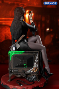 Elvira Static-6 Statue (Elvira - Mistress of the Dark)