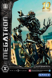 Megatron Museum Masterline Statue (Transformers)