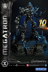 Megatron Museum Masterline Statue (Transformers)