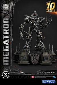 Megatron Museum Masterline Statue (Transformers)