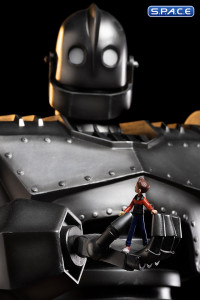 1/20 Scale Iron Giant and Hogarth Hughes Demi Scale Statue (The Iron Giant)