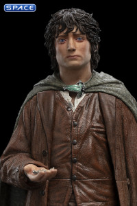 Frodo Baggins Ringbearer Statue (Lord of the Rings)