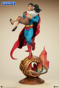 Superman and Lois Lane Diorama (DC Comics)