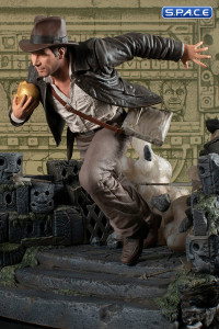 Indiana Jones Escape with Idol Deluxe Gallery PVC Diorama (Indiana Jones - Raiders of the Lost Ark)