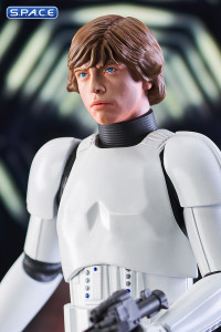 Luke Skywalker in Stormtrooper Disguise Milestones Statue (Star Wars)