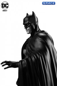 Batman Statue by Lee Weeks (Batman Black and White)