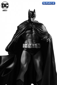 Batman Statue by Lee Weeks (Batman Black and White)