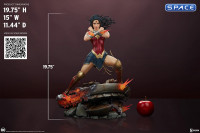 Wonder Woman Saving the Day Premium Format Figure (DC Comics)