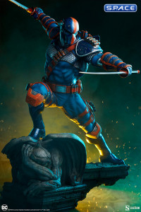 Deathstroke Premium Format Figure (DC Comics)