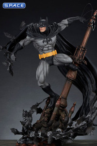 Batman Premium Format Figure - Black Variant Version (DC Comics)