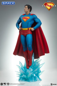 Superman Premium Format Figure (Superman)