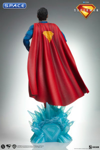 Superman Premium Format Figure (Superman)