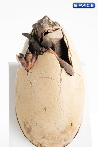 White Queen Egg Hatching Statue (Jurassic Park III)