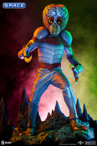 Metaluna Mutant Premium Format Figure (Universal Monsters)