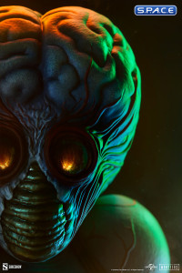 Metaluna Mutant Premium Format Figure (Universal Monsters)