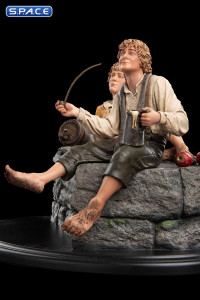 Merry and Pippin Mini-Statue (Lord of the Rings)