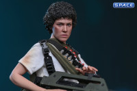 1/6 Scale Ellen Ripley Deluxe Version Movie Masterpiece MMS895 (Aliens)