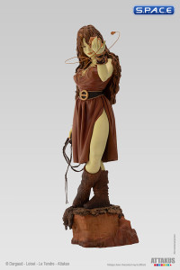 Pelisse mit Pelzchen Statue - Sepia Version