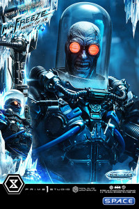 1/3 Scale Mr. Freeze �Heart of Ice� Deluxe Real Elite Masterline Statue - Bonus Version (DC Comics)