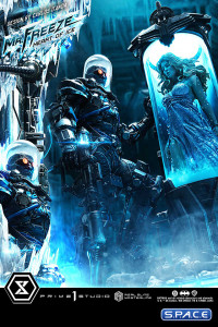 1/3 Scale Mr. Freeze �Heart of Ice� Deluxe Real Elite Masterline Statue - Bonus Version (DC Comics)