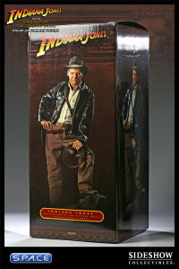 Indiana Jones Premium Format Figure (Indiana Jones - Kingdom of the Crystal Skull)