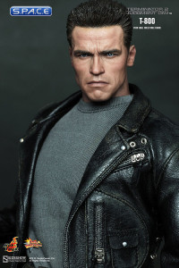 1/6 Scale T-800 Movie Masterpiece MMS117 (Terminator 2)