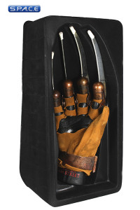 Freddys Glove Prop Replica (A Nightmare on Elm Street Remake)