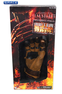 Freddys Glove Prop Replica (A Nightmare on Elm Street Remake)