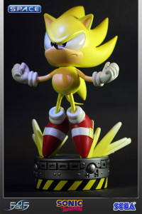 Super Sonic Statue (Sonic the Hedgehog)