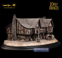 The Prancing Pony Diorama (The Lord of the Rings)