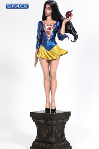 Snow White Statue (Grimm Fairy Tales)