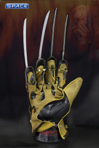 Freddys Glove Replica from NOES 1984 (A Nightmare on Elm Street)