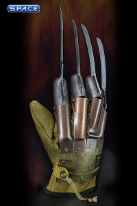 Freddys Glove Replica from NOES 1984 (A Nightmare on Elm Street)