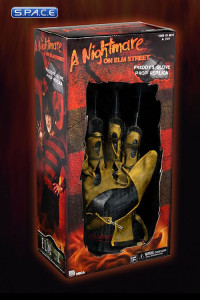 Freddys Glove Replica from NOES 1984 (A Nightmare on Elm Street)