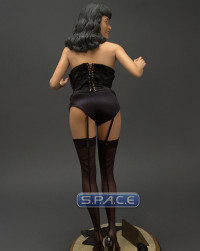 1/4 Scale Bettie Page - Queen of Pin-Ups Statue