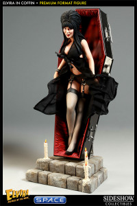 Elvira in Coffin Premium Format Figure (Elviras Movie Macabre)