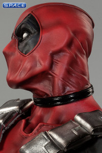 Deadpool Premium Format Figure (Marvel)